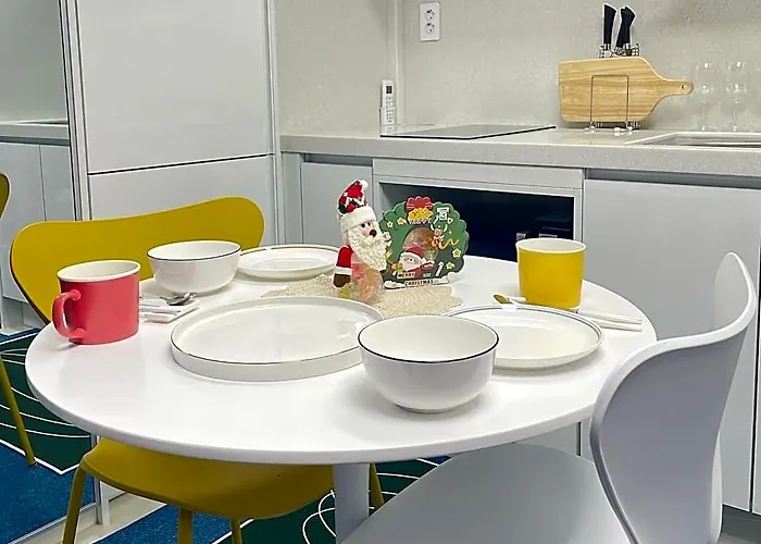 Jam-sil Emotional House! 5min Walk From Lotte Tower, Jamsil Station, Seokchon 3* Seul